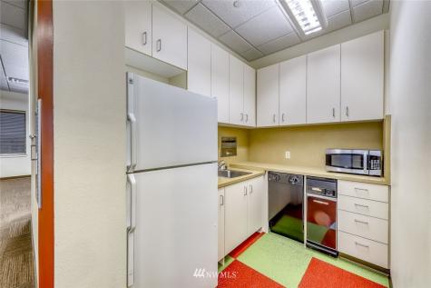 19660 10th Avenue NE Poulsbo WA 98370