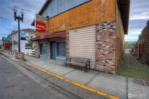121 Mashell Avenue N Eatonville WA 98328