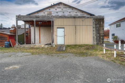 121 Mashell Avenue N Eatonville WA 98328