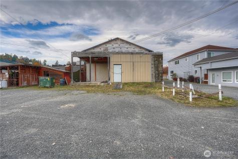121 Mashell Avenue N Eatonville WA 98328