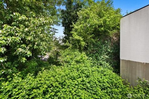 9432 Rainier Avenue S Seattle WA 98118