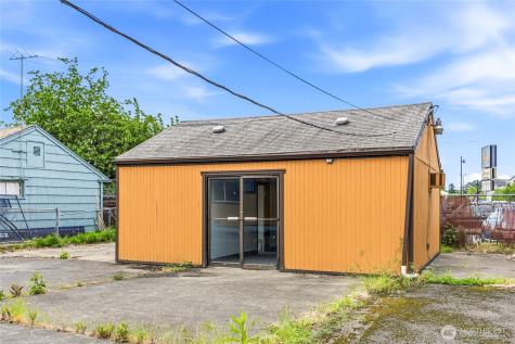529 Shattuck Avenue S Renton WA 98057