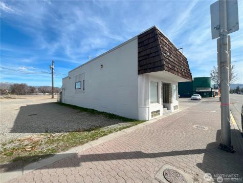 25 Main Street S Omak WA 98841
