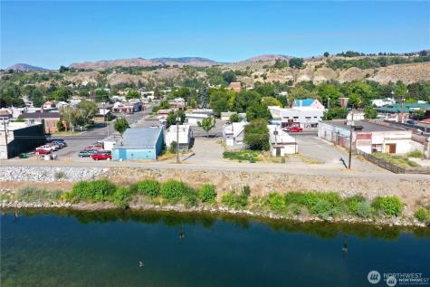 25 Main Street S Omak WA 98841