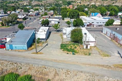 25 Main Street S Omak WA 98841