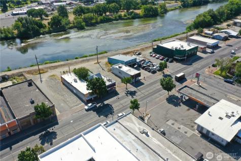 25 Main Street S Omak WA 98841