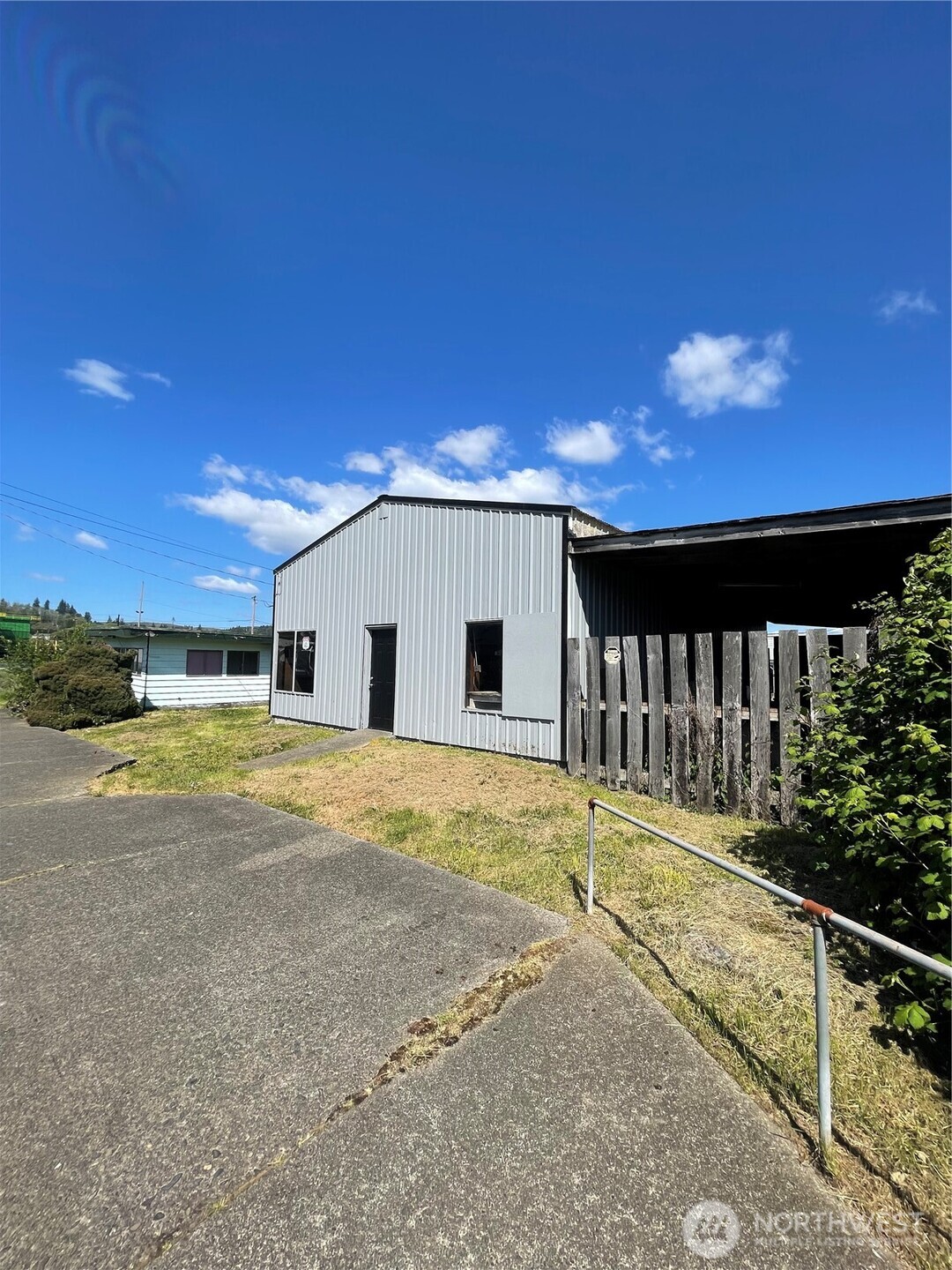 419 1st Street Raymond WA 98577