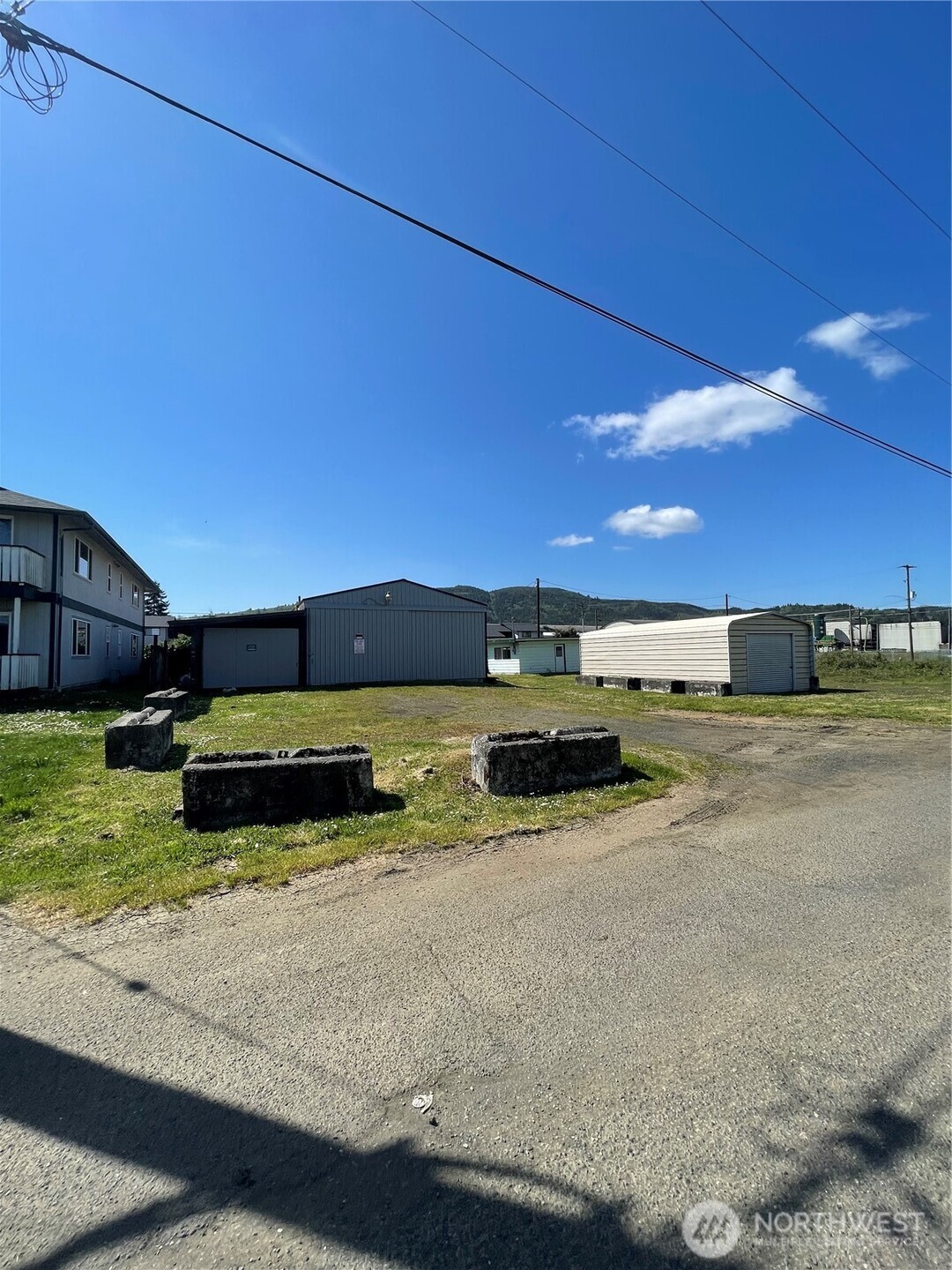 419 1st Street Raymond WA 98577