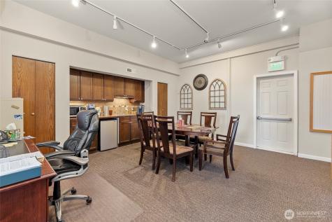 746 NE Midway Boulevard Oak Harbor WA 98277