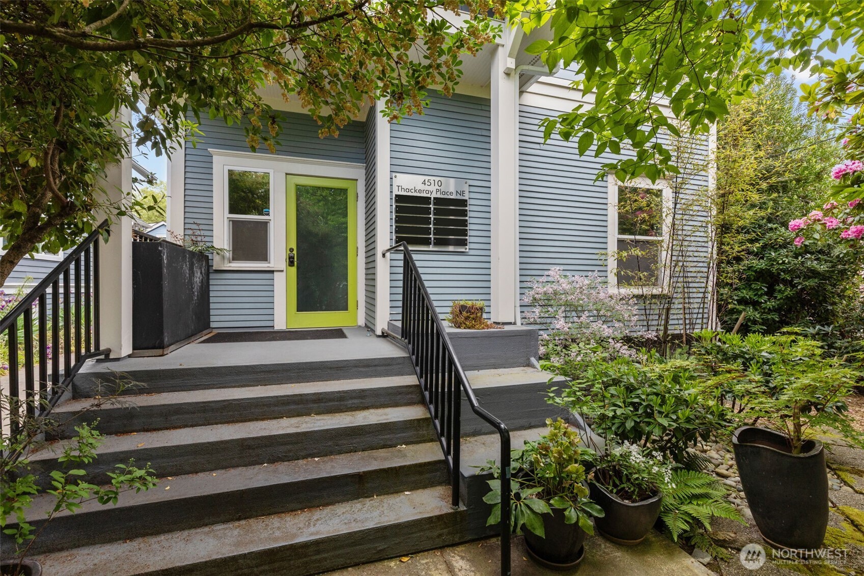 4510 Thackeray NE Seattle WA 98105