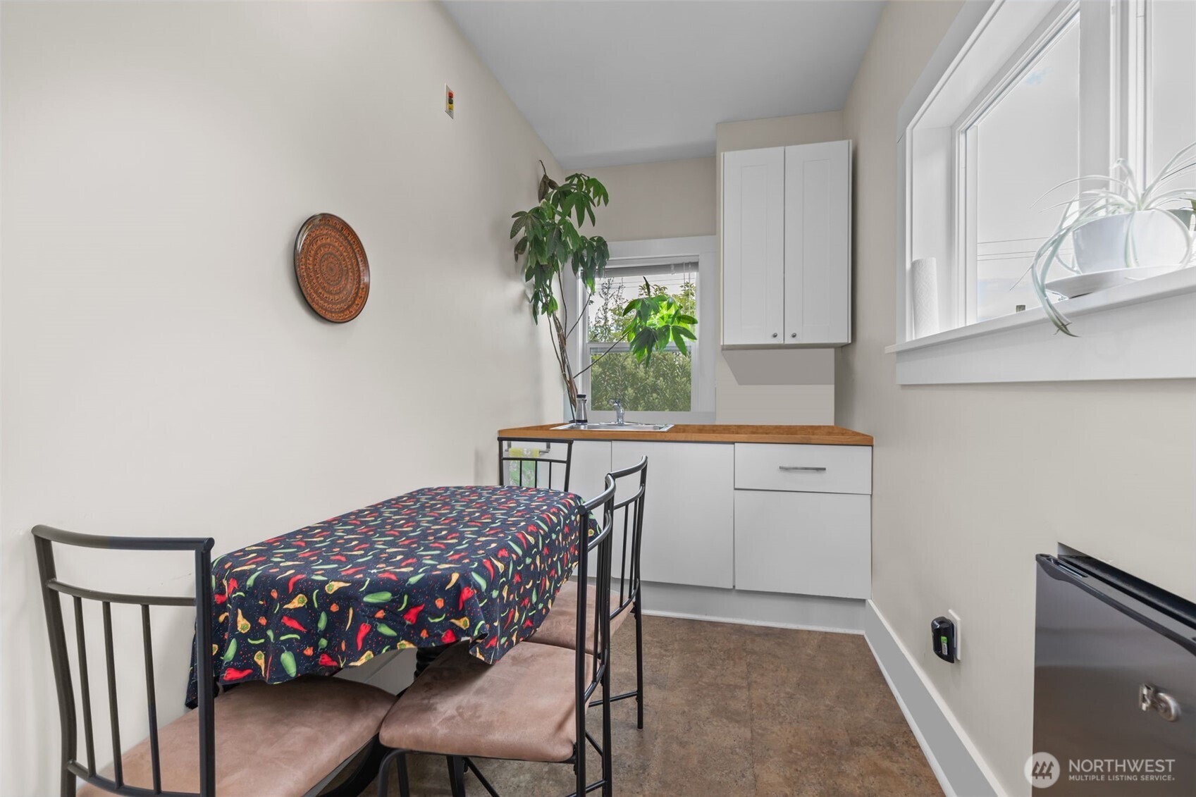 4510 Thackeray NE Seattle WA 98105