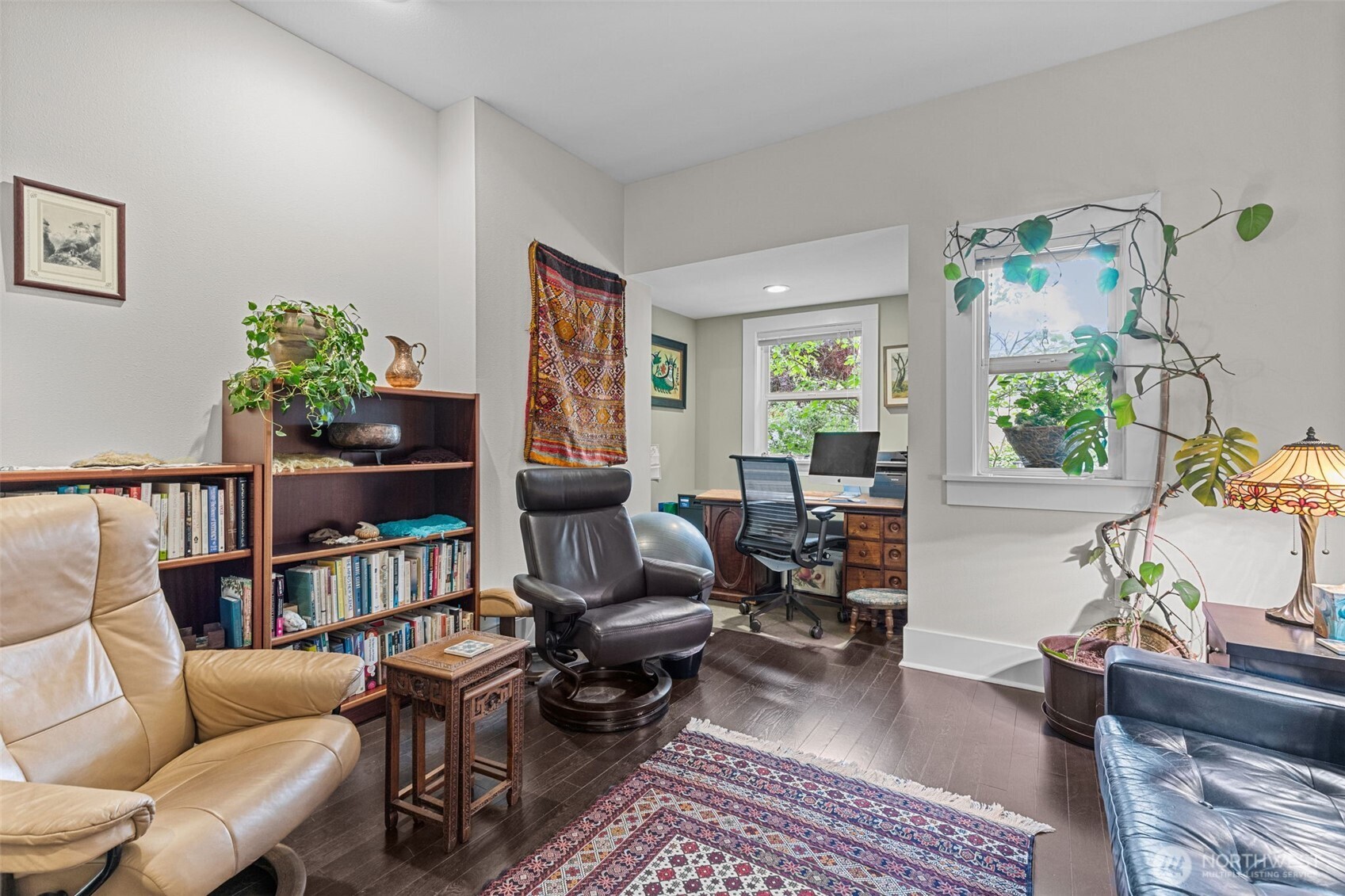 4510 Thackeray NE Seattle WA 98105