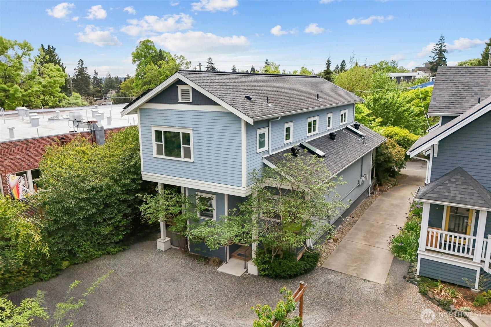 4510 Thackeray NE Seattle WA 98105