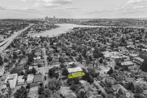 4510 Thackeray NE Seattle WA 98105