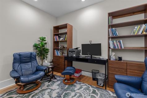 4510 Thackeray NE Seattle WA 98105