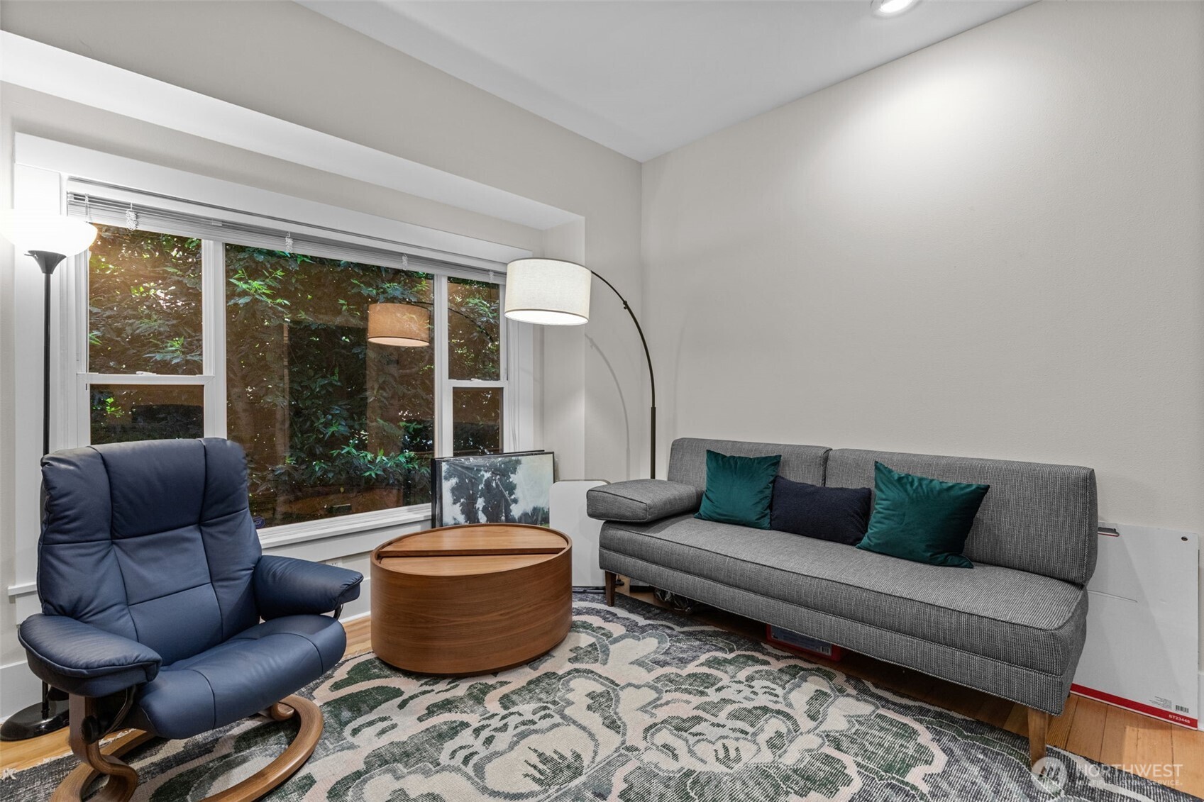 4510 Thackeray NE Seattle WA 98105