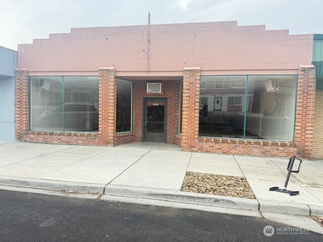 327 E Main Street Soap Lake WA 98851