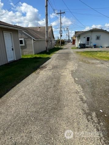 109 W Main Street Elma WA 98541