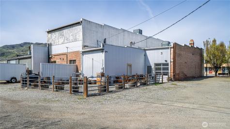 1307 Main Oroville WA 98845