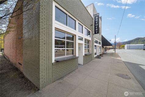 1307 Main Oroville WA 98845