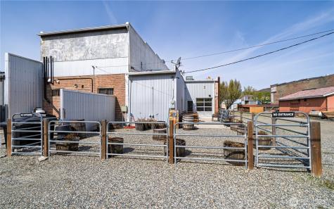 1307 Main Oroville WA 98845