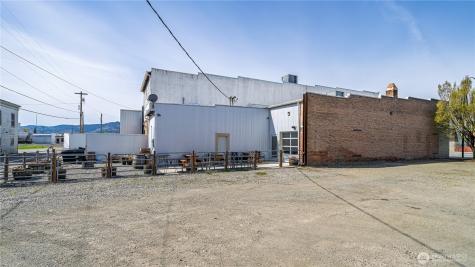 1307 Main Oroville WA 98845