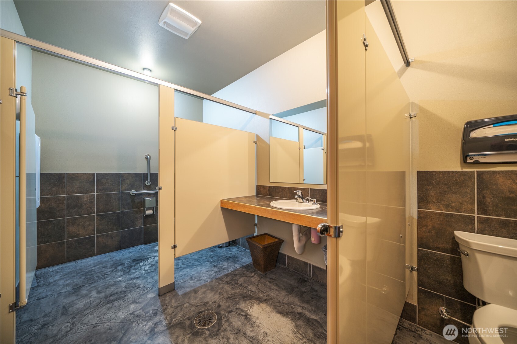 1307 Main Oroville WA 98845