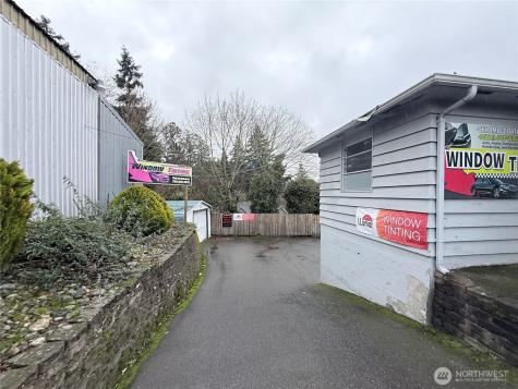 13828 Aurora Avenue N Seattle WA 98133