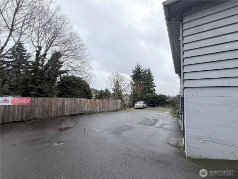 13828 Aurora Avenue N Seattle WA 98133