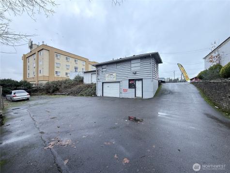 13828 Aurora Avenue N Seattle WA 98133