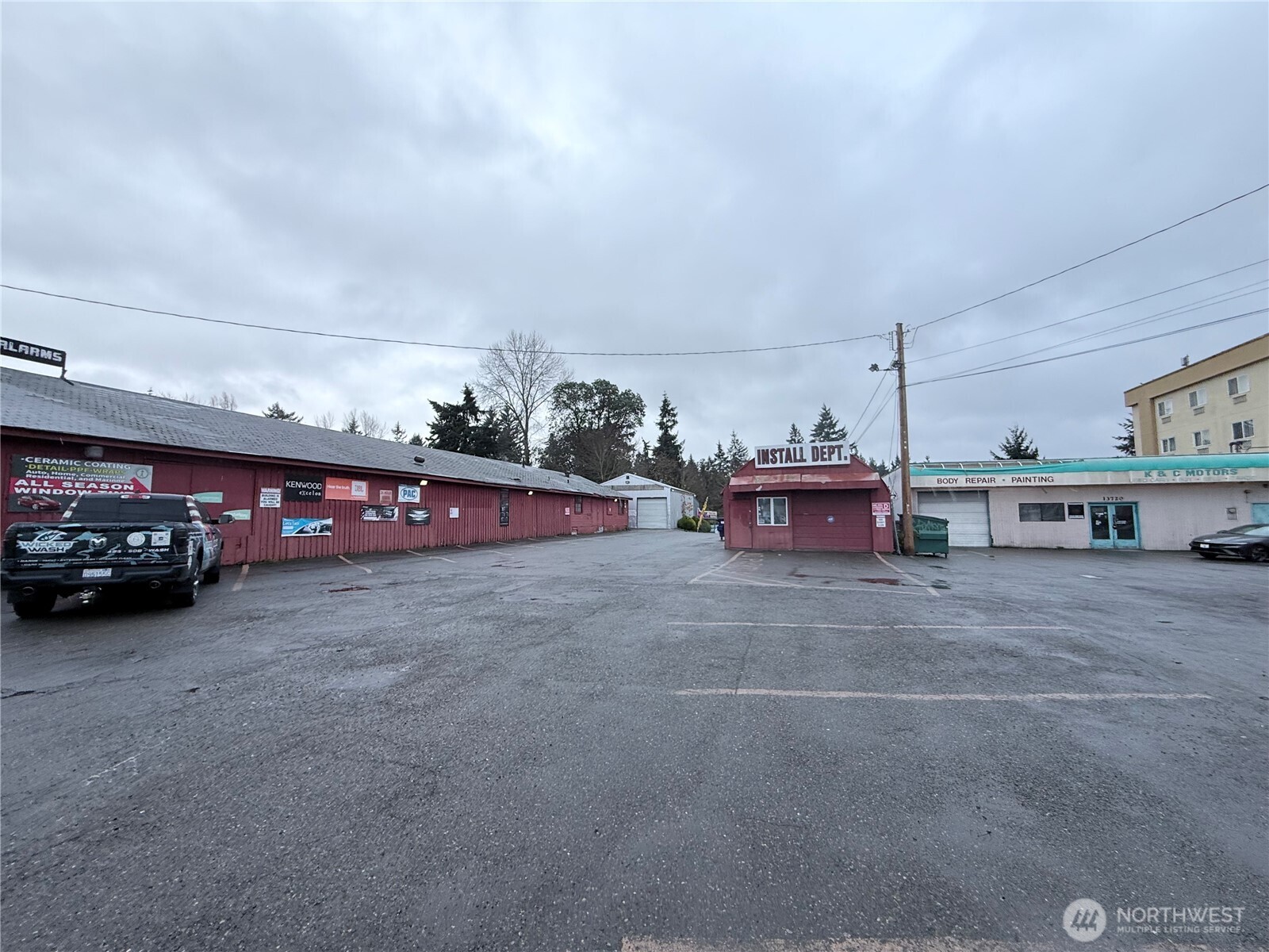 13828 Aurora Avenue N Seattle WA 98133