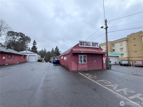 13828 Aurora Avenue N Seattle WA 98133