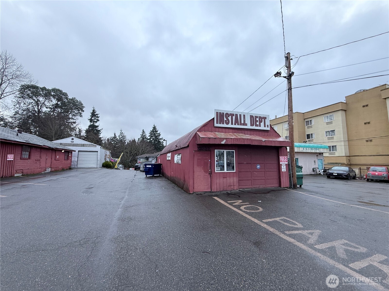 13828 Aurora Avenue N Seattle WA 98133