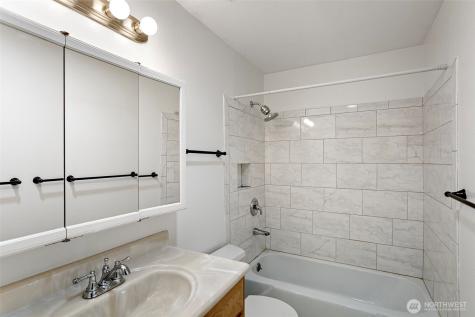 5620 200th Street SW Lynnwood WA 98036