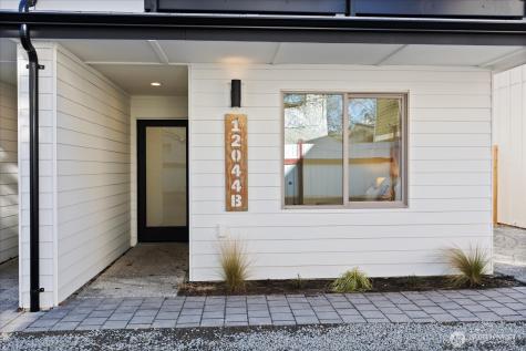 12044 Hiram Place NE Seattle WA 98125