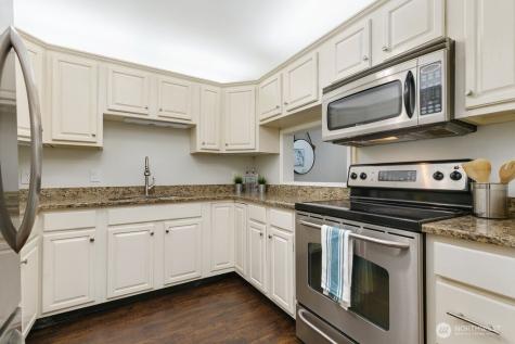 7930 SE 34th Street Mercer Island WA 98040