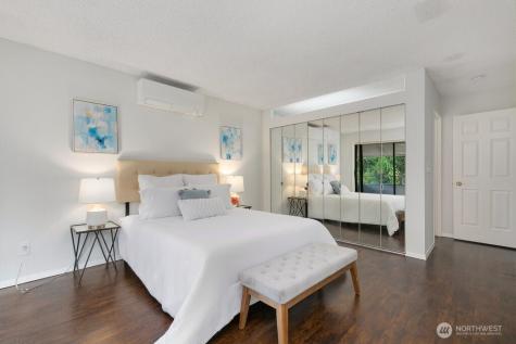 7930 SE 34th Street Mercer Island WA 98040