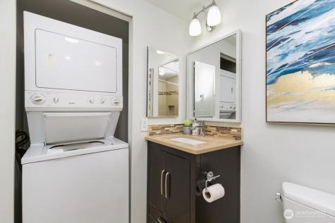 7930 SE 34th Street Mercer Island WA 98040