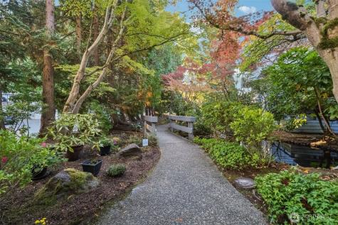 7930 SE 34th Street Mercer Island WA 98040