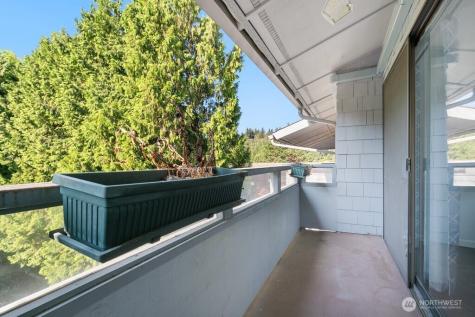 7930 SE 34th Street Mercer Island WA 98040
