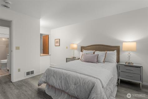 412 10th Street Kirkland WA 98033