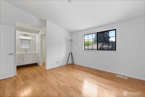16132 SE 33rd Circle Bellevue WA 98008