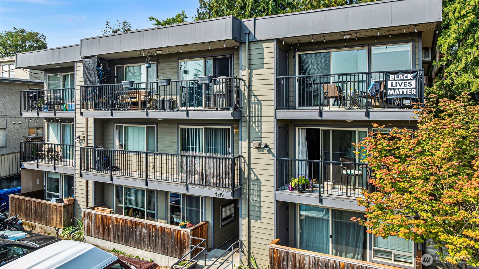 4219 Whitman Avenue N Seattle WA 98103