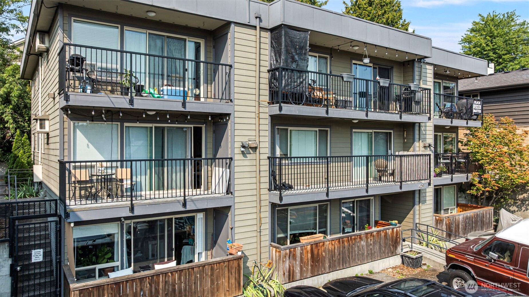 4219 Whitman Avenue N Seattle WA 98103