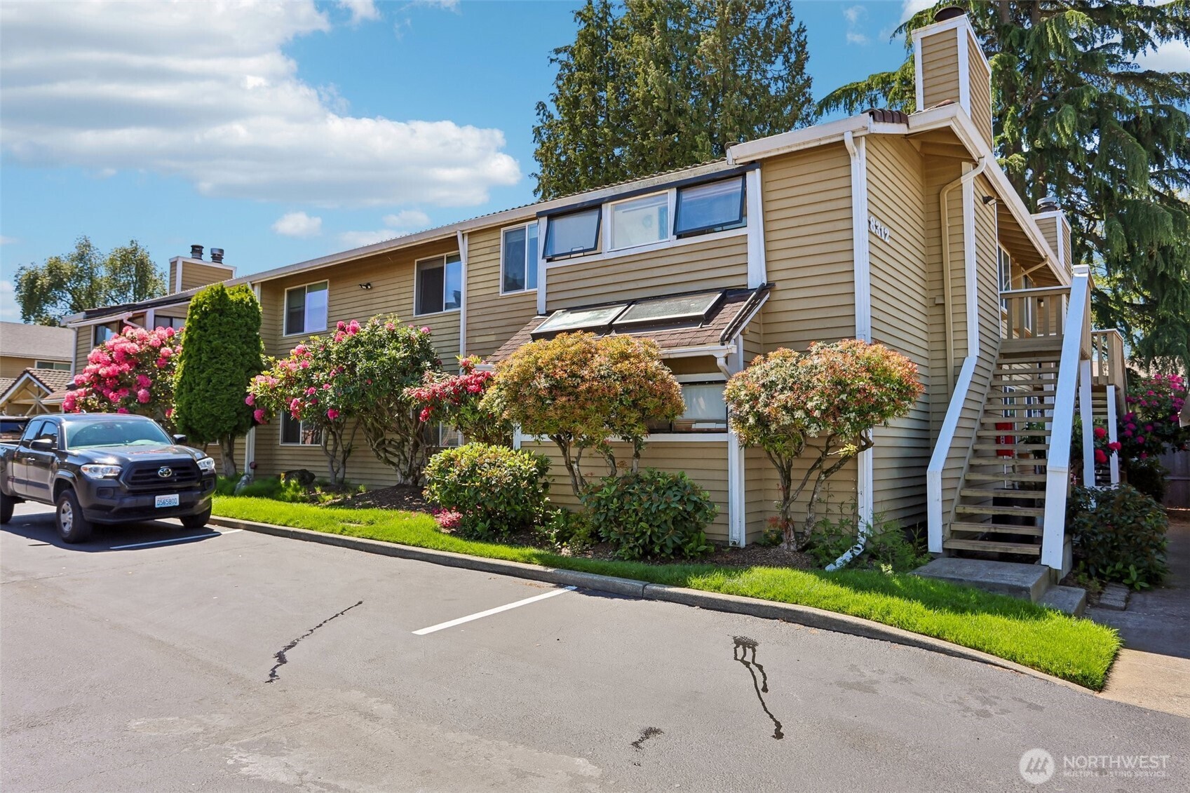8312 27th W Tacoma WA 98466