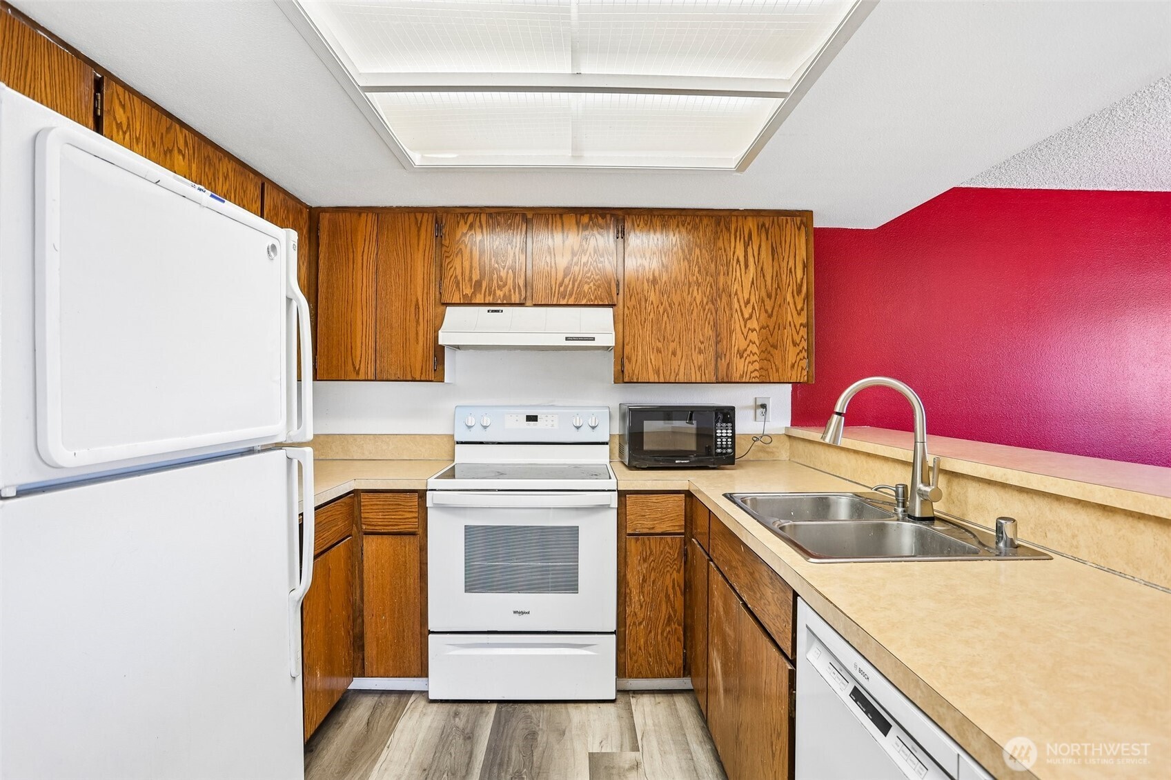 8312 27th W Tacoma WA 98466