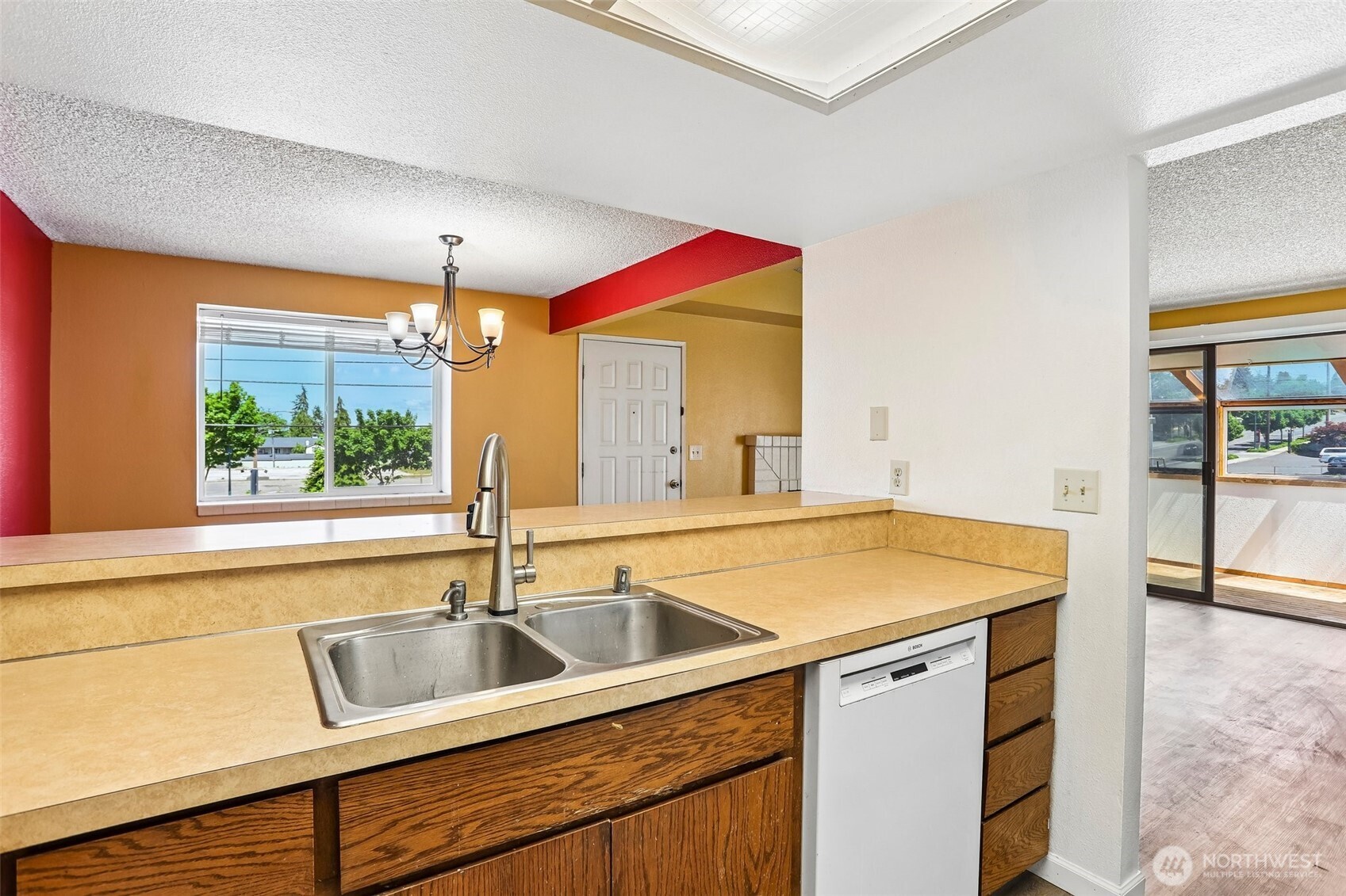 8312 27th W Tacoma WA 98466