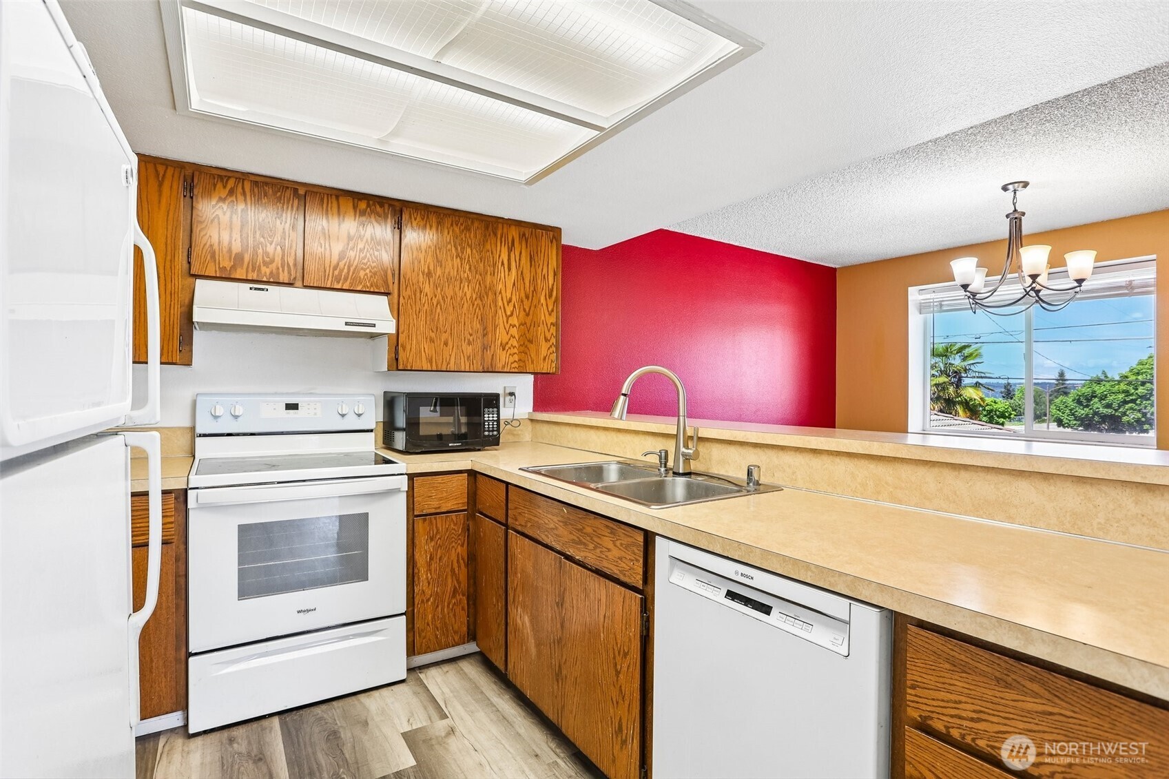 8312 27th W Tacoma WA 98466