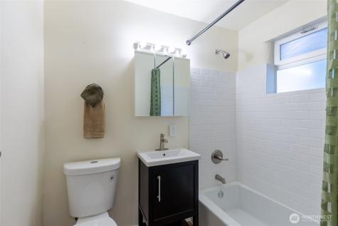 4733 Terrace Drive NE Seattle WA 98105