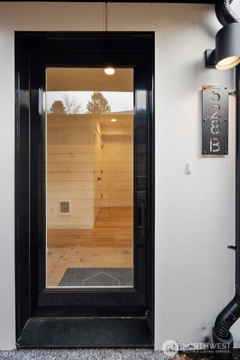 528 N 72nd Street Seattle WA 98103